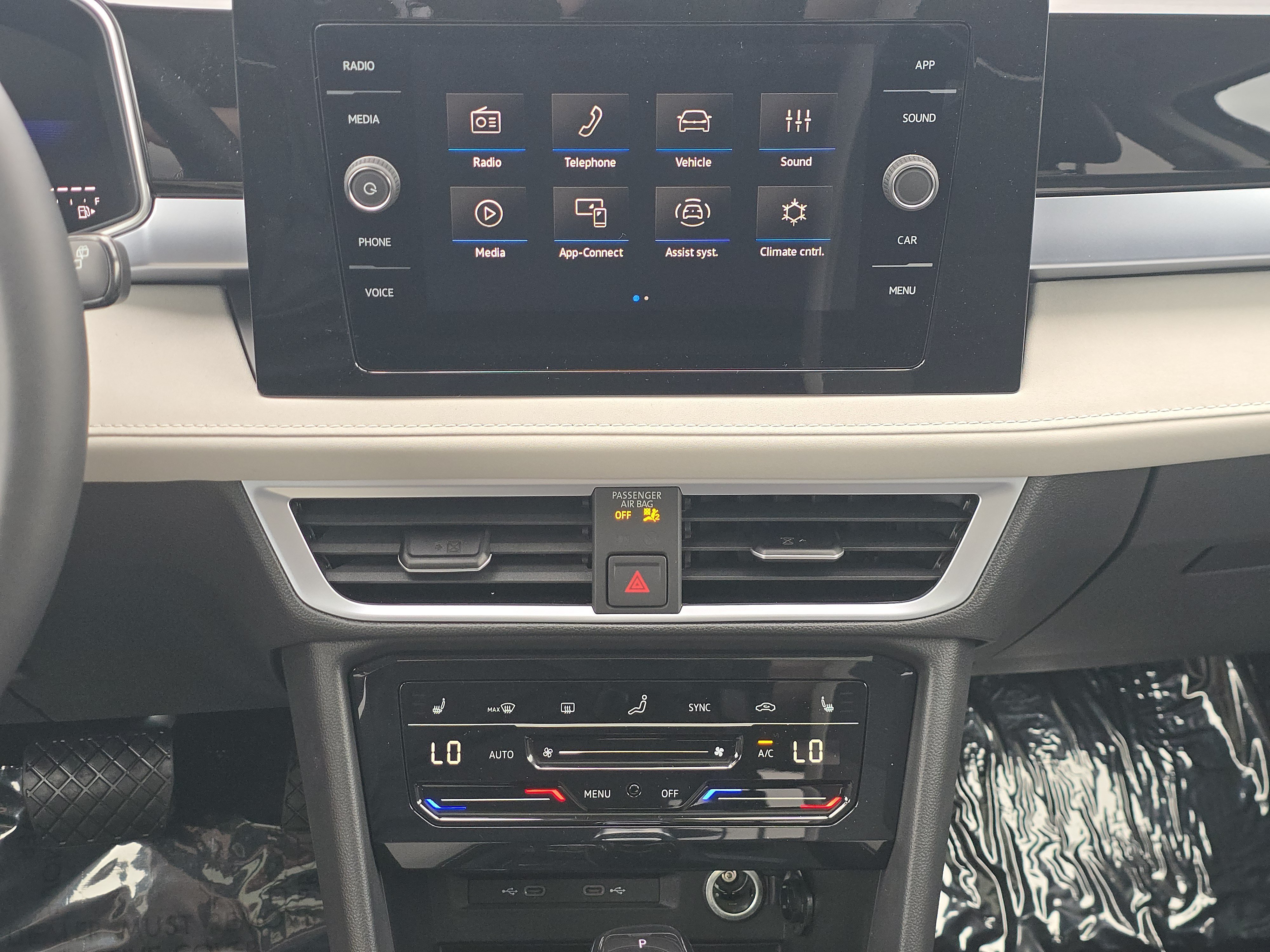 New 2026 Volkswagen Taos SE AWD/4WD image 24