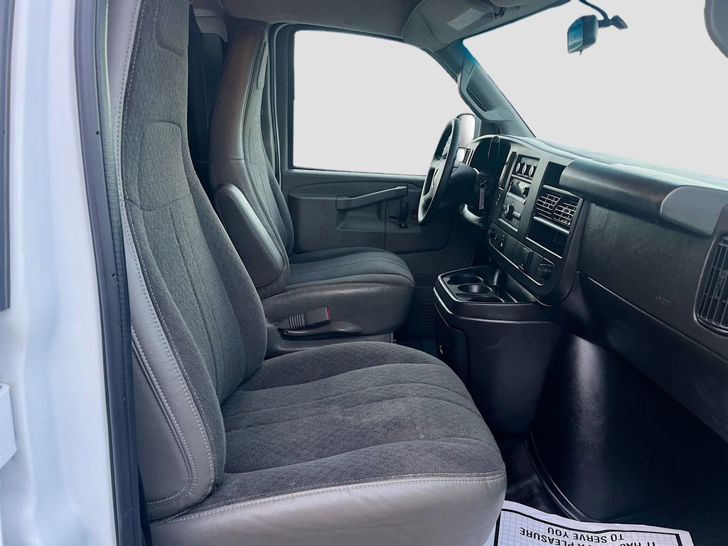 Used 2024 GMC Savana 2500 w/ Driver Convenience Package image 24