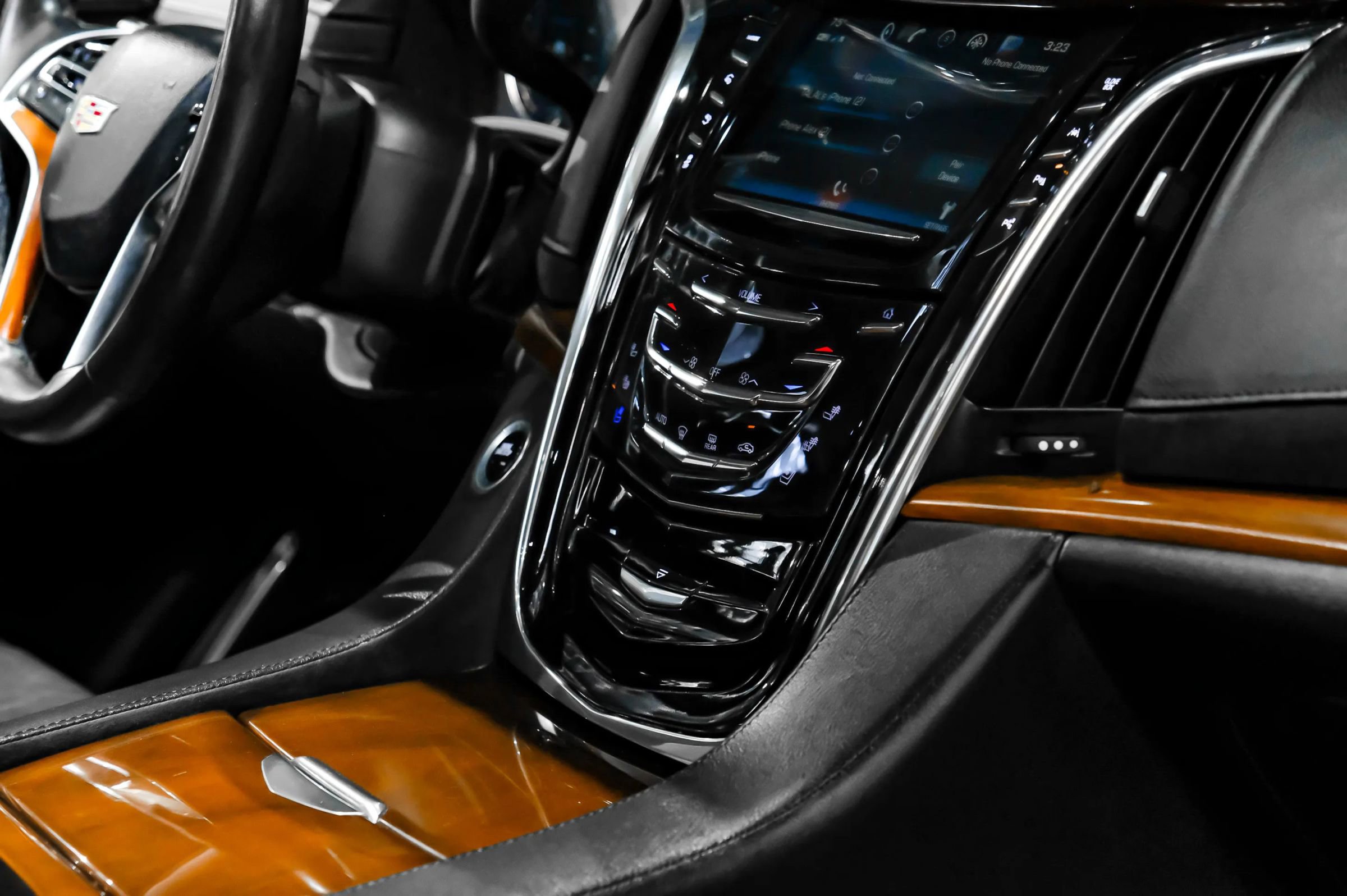 Used 2017 Cadillac Escalade ESV Luxury RWD image 32