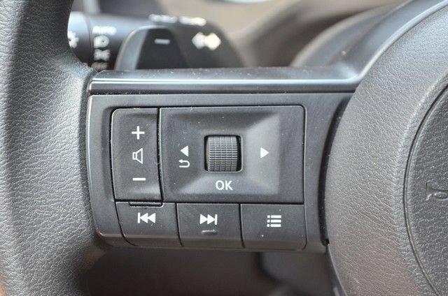 Used 2024 Nissan Rogue SV AWD/4WD image 20
