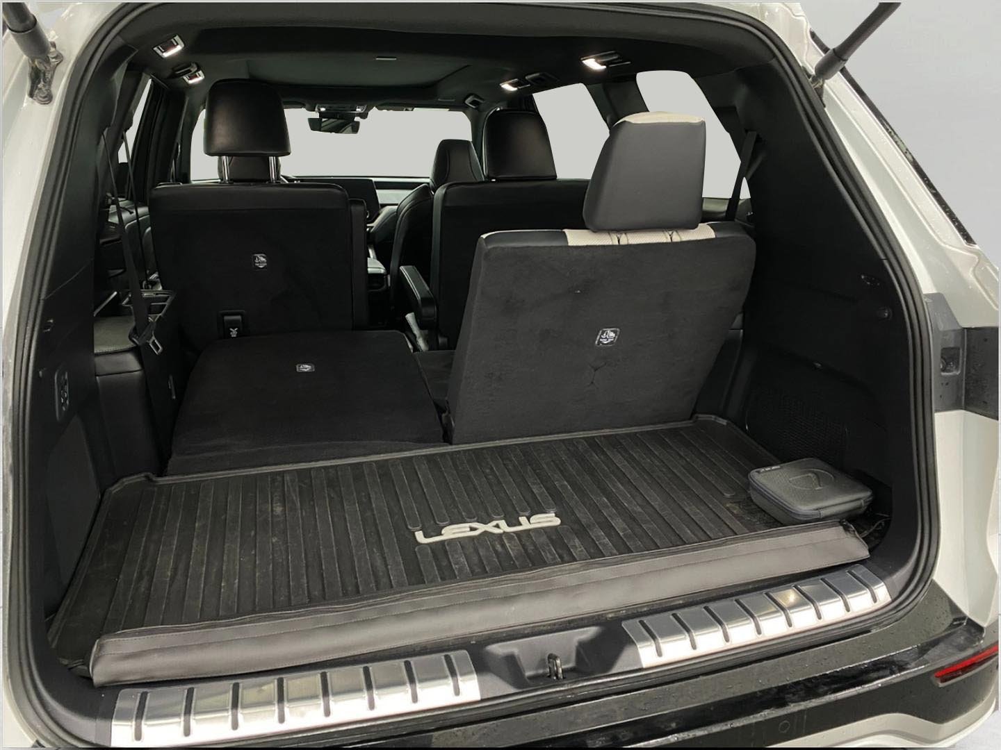 Used 2024 Lexus TX 500h AWD image 6