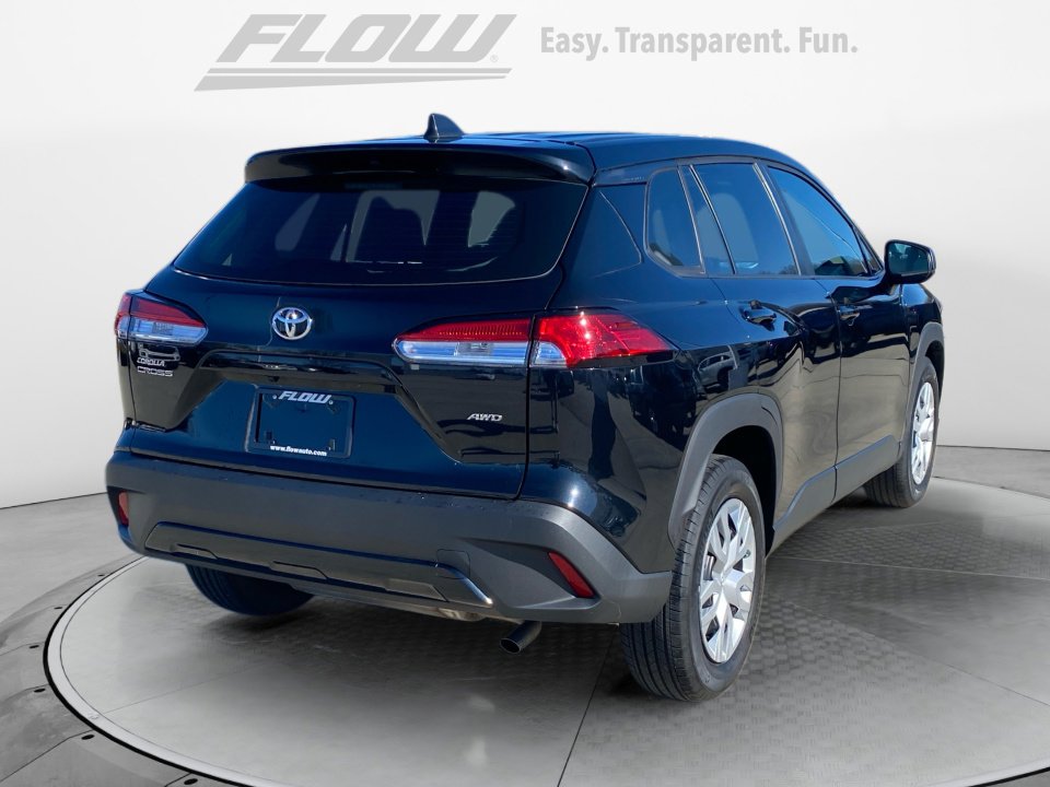 Used 2023 Toyota Corolla Cross L image 9