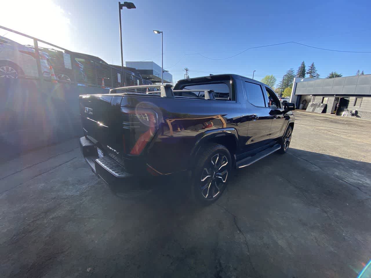 Used 2025 GMC Sierra EV Denali AWD/4WD image 6