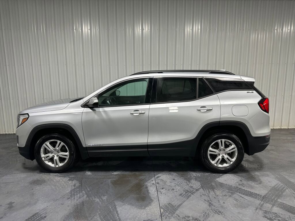 Used 2020 GMC Terrain SLE w/ Driver Convenience Package image 4