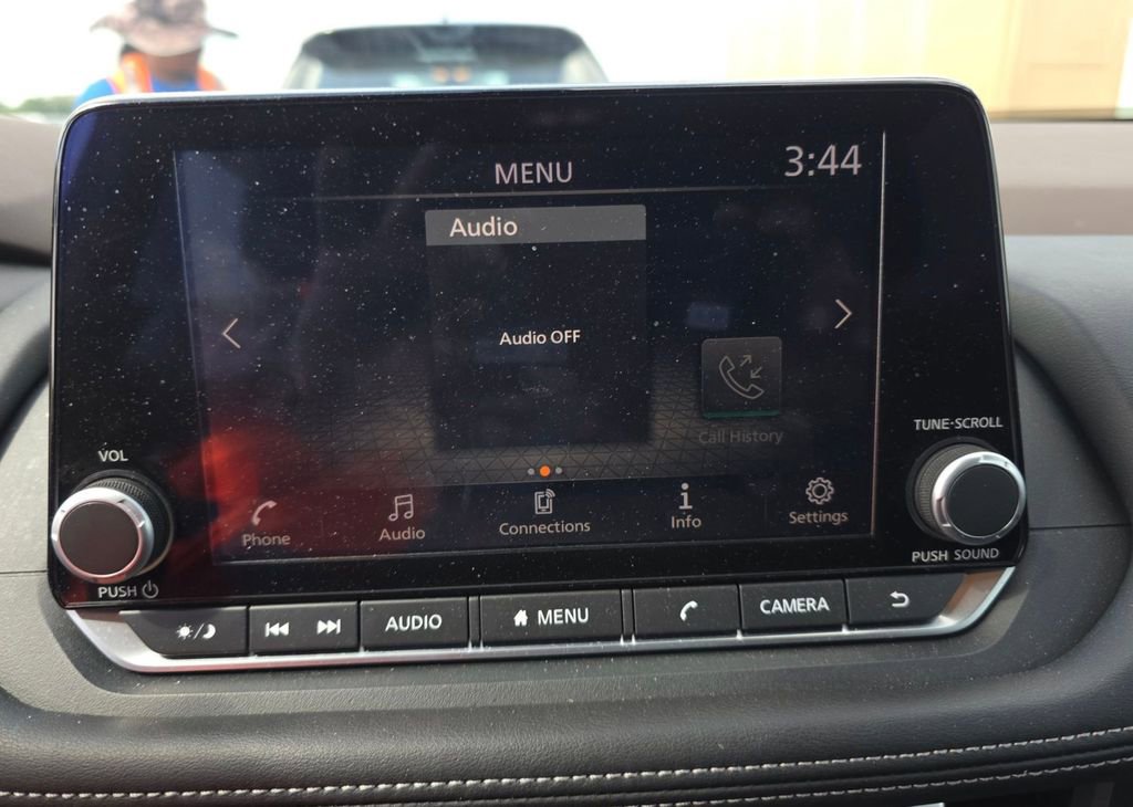 Used 2023 Nissan Rogue S AWD/4WD image 7