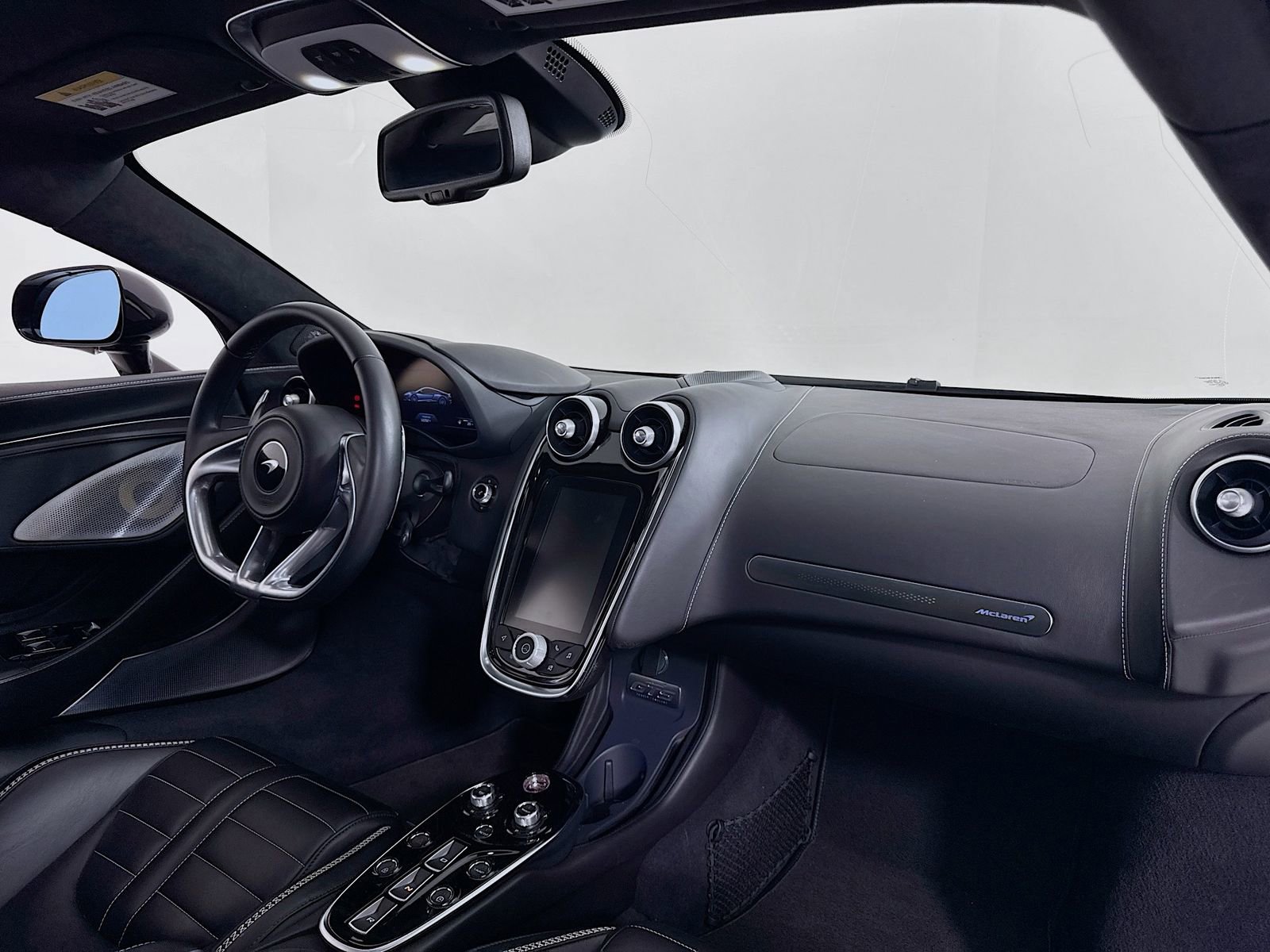 Used 2025 McLaren GTS image 24