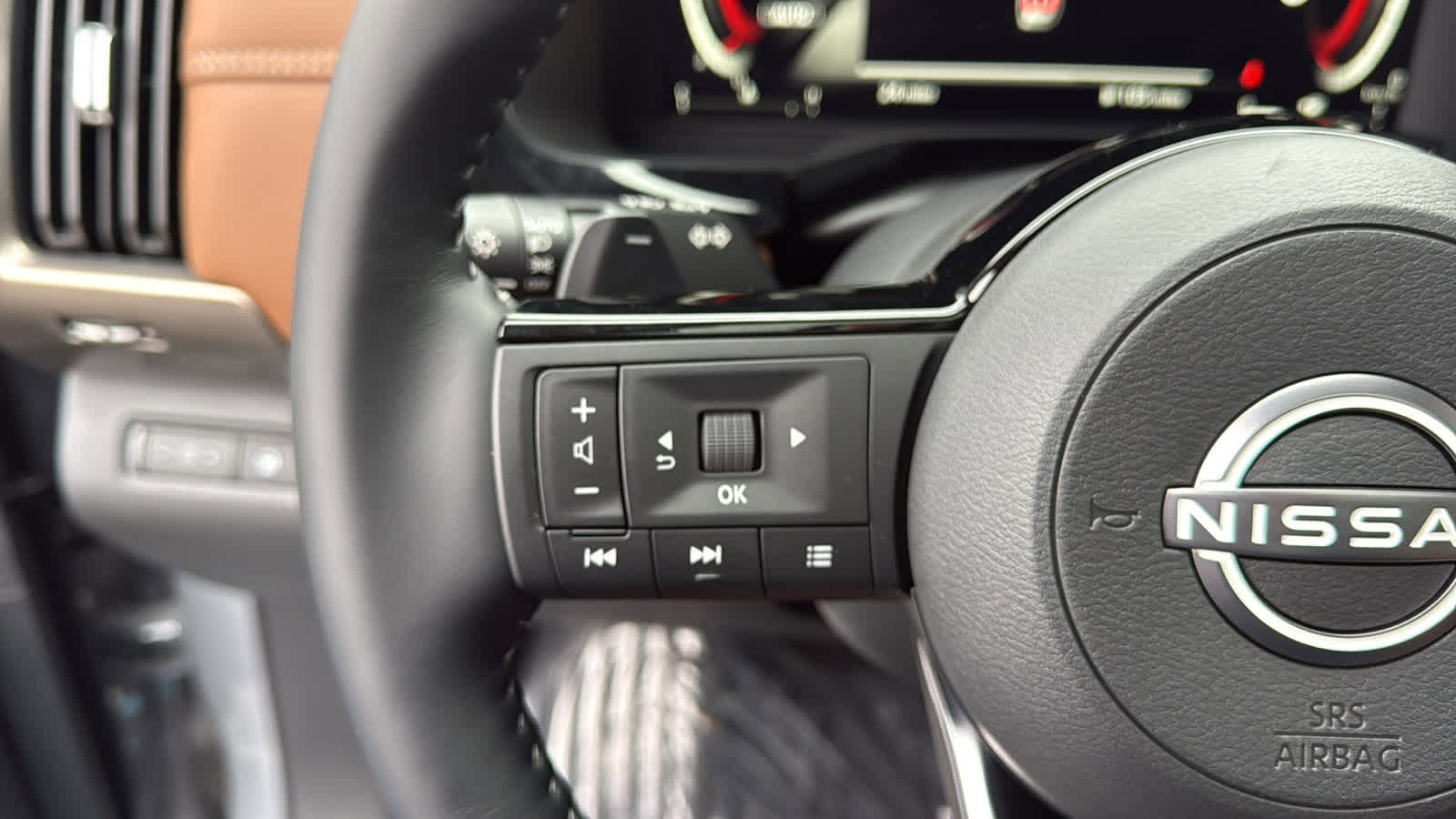 New 2025 Nissan Pathfinder Platinum w/ Cargo Package image 30