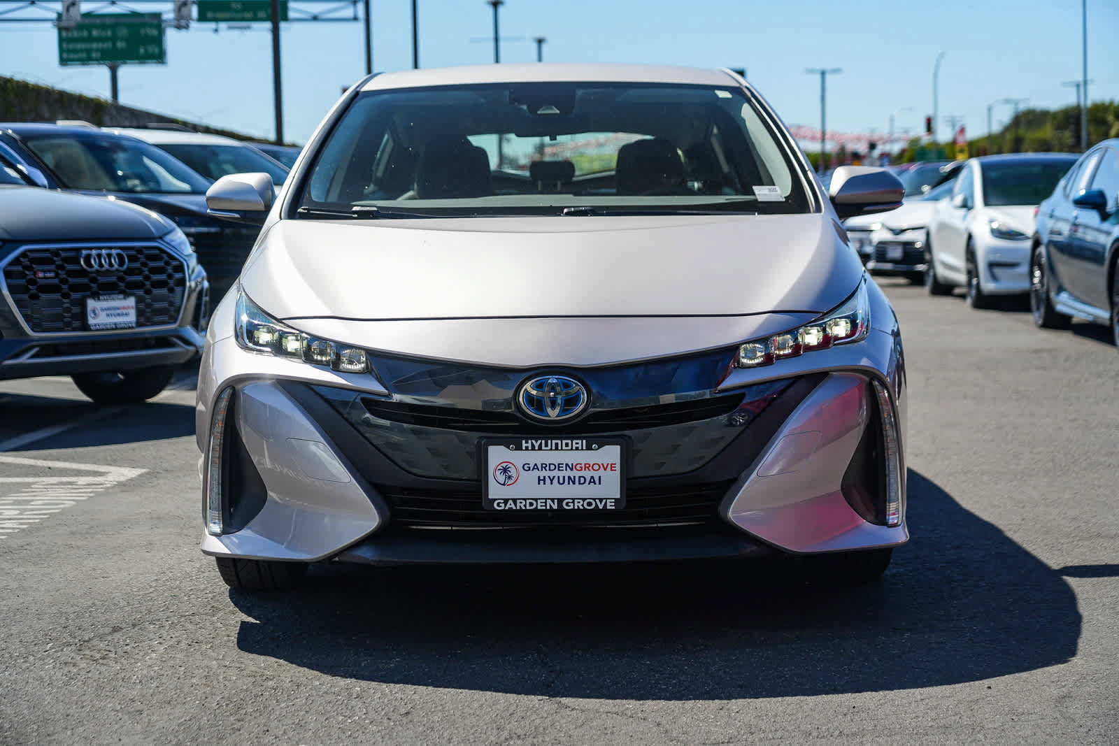 Used 2021 Toyota Prius Prime LE w/ Carpet Mat Package (TMS) FWD image 4