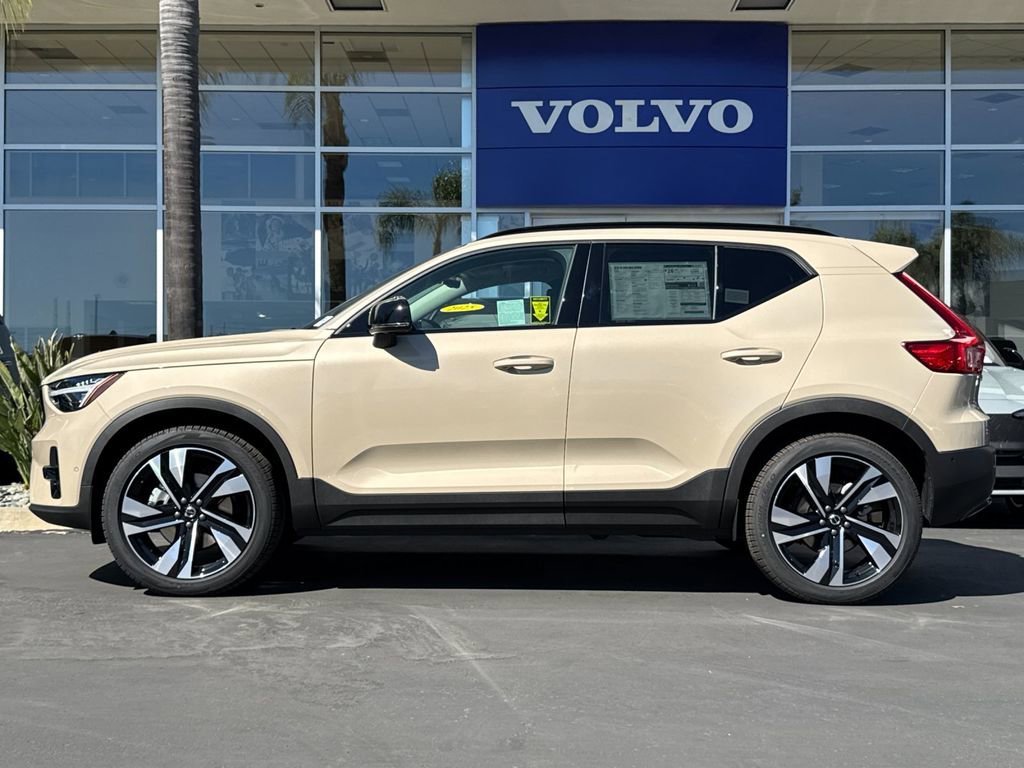 New 2026 Volvo XC40 B5 Plus w/ Climate Package image 2
