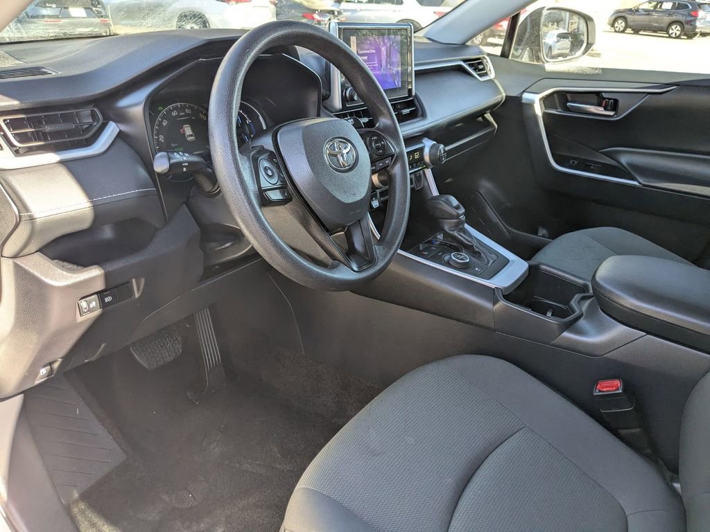 Used 2025 Toyota RAV4 XLE image 13