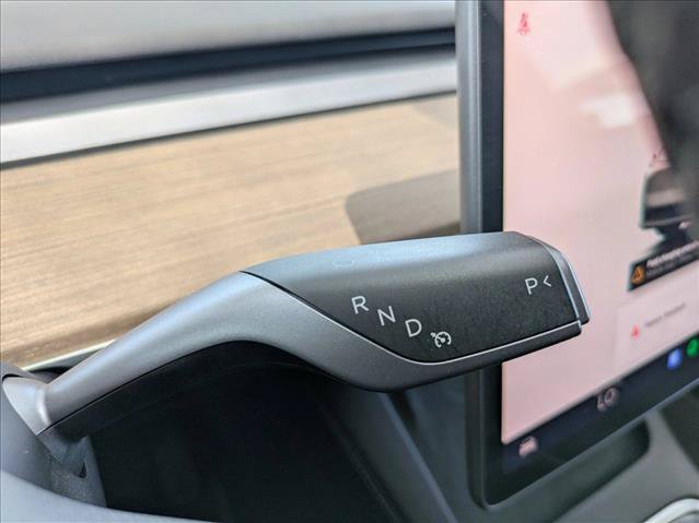 Used 2024 Tesla Model Y Long Range AWD/4WD image 13