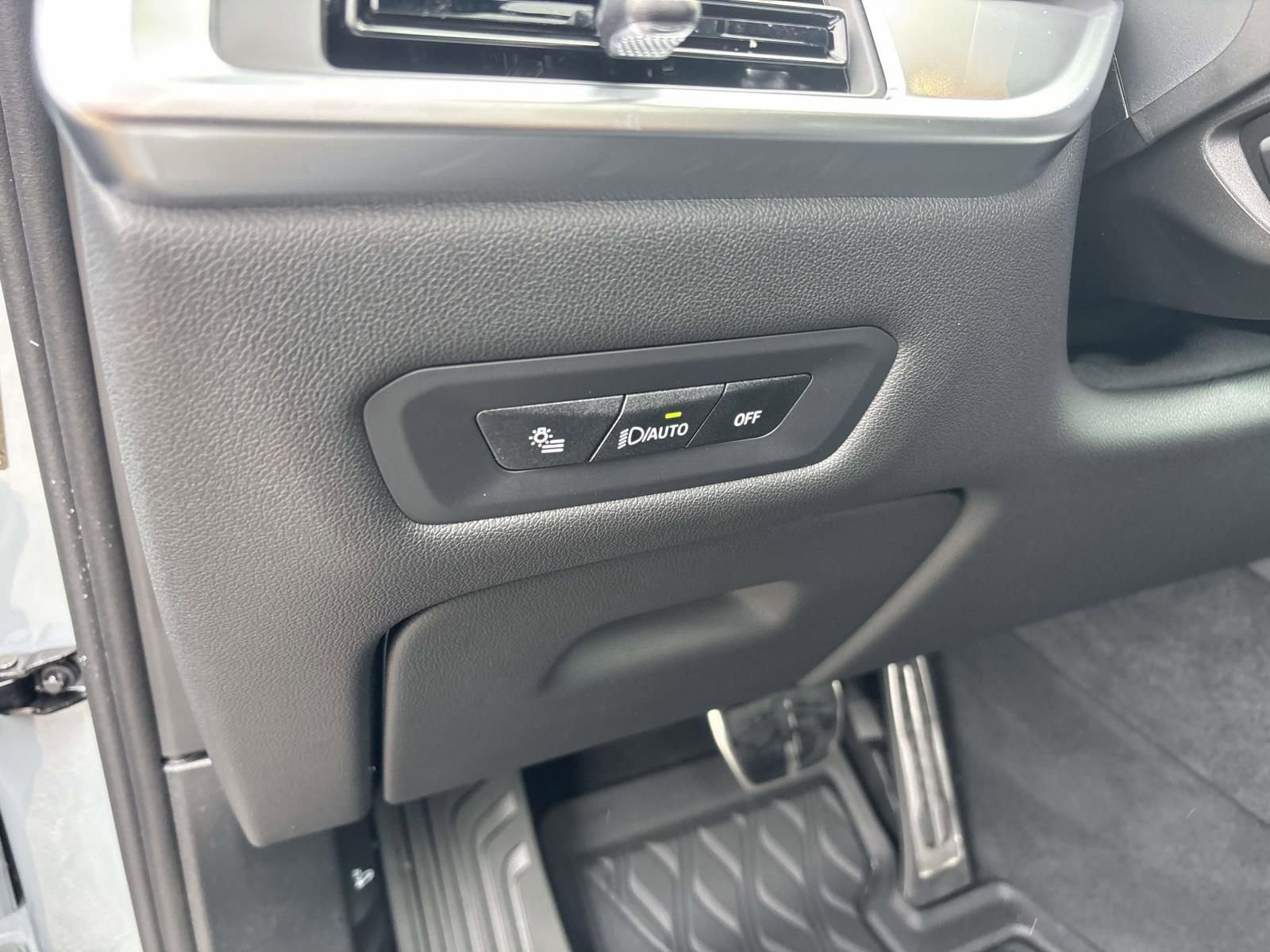 New 2026 BMW X5 xDrive40i w/ M Sport Package AWD/4WD image 14