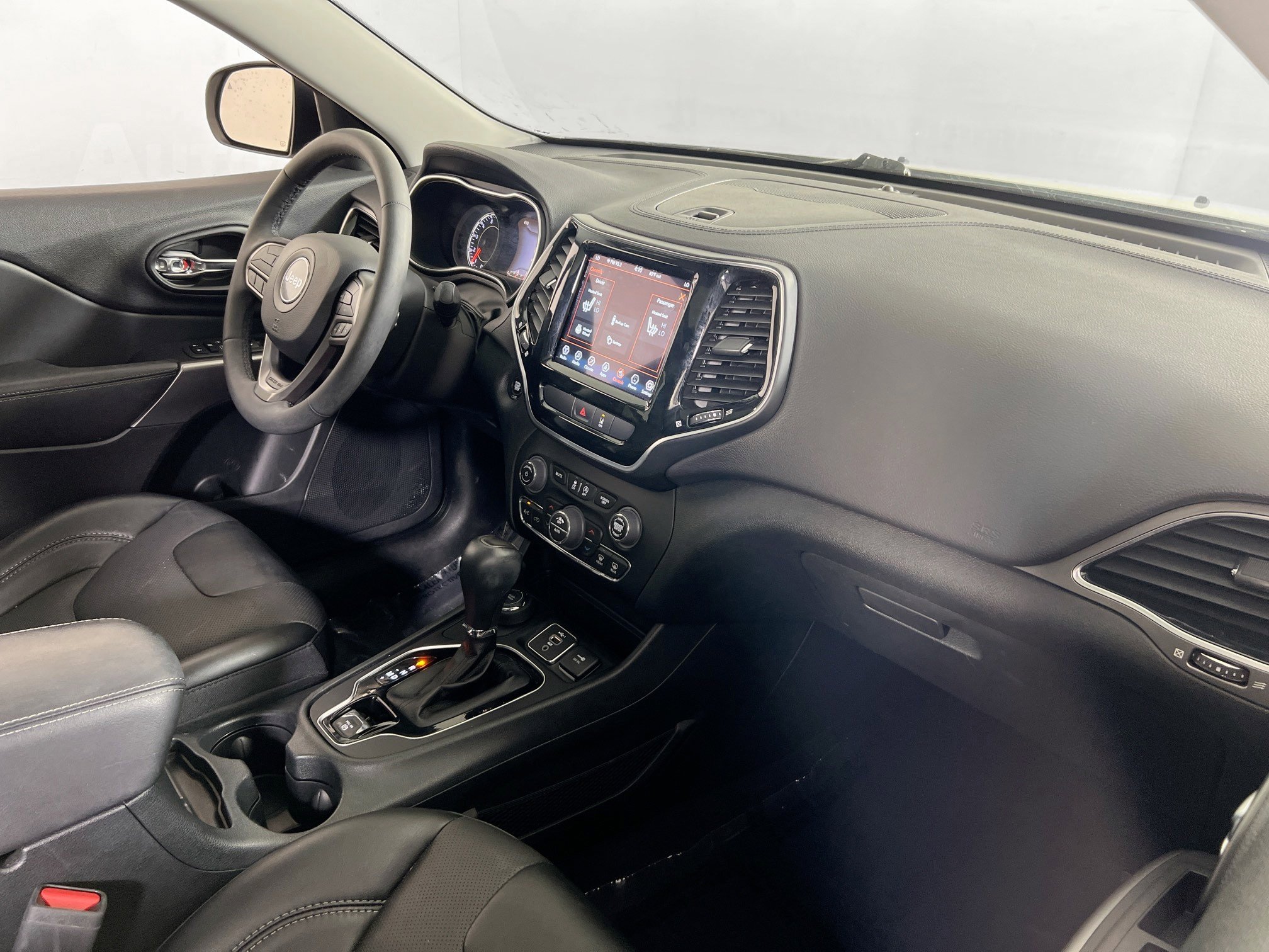 Used 2022 Jeep Cherokee Limited AWD/4WD image 28