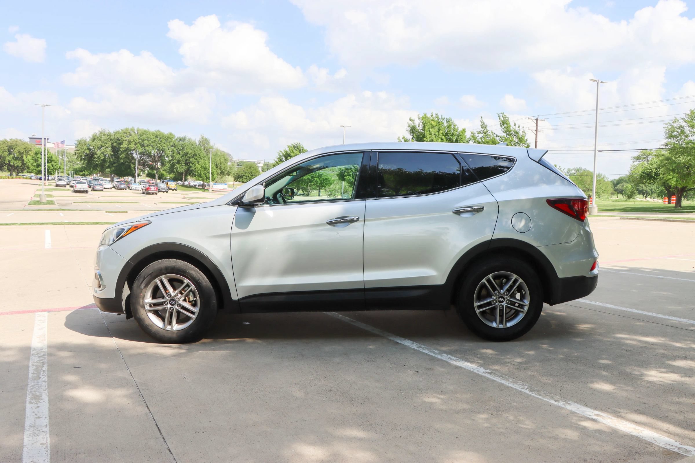 Used 2017 Hyundai Santa Fe Sport FWD image 4