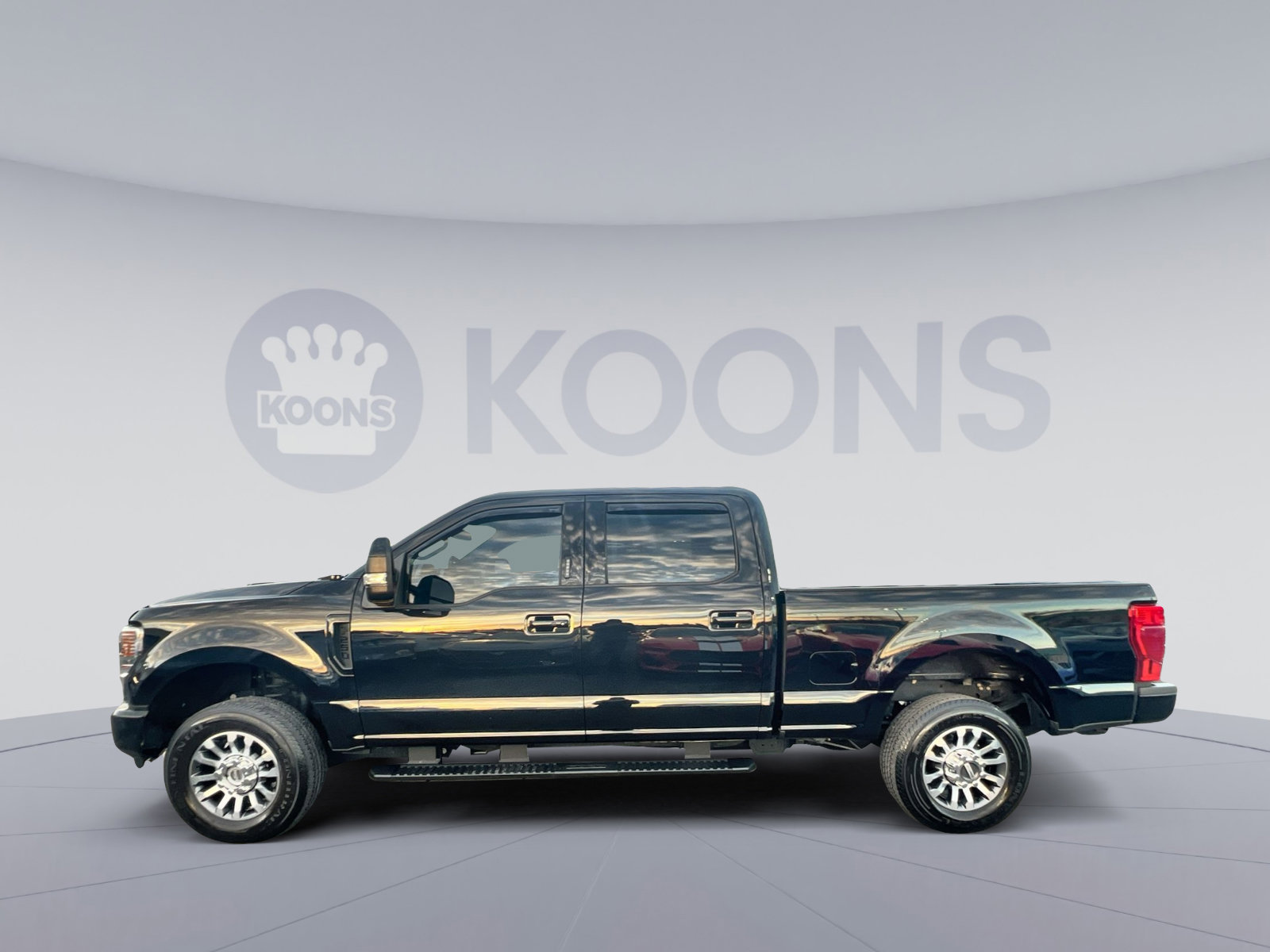 Used 2022 Ford F250 Lariat w/ Lariat Ultimate Package image 2