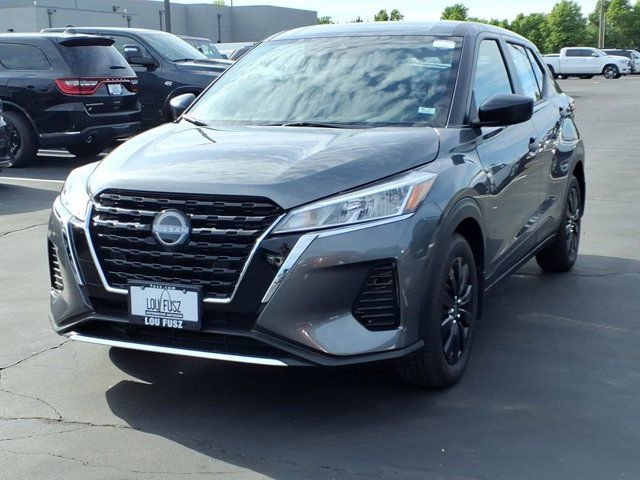 Used 2025 Nissan Kicks Play S FWD image 2