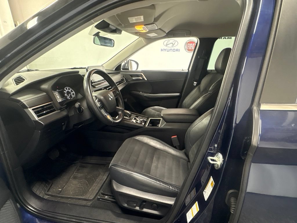 Used 2022 Mitsubishi Outlander SE AWD/4WD image 17