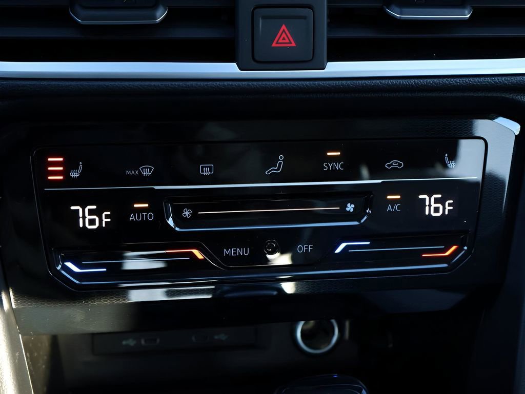 Used 2025 Volkswagen Taos SE image 26