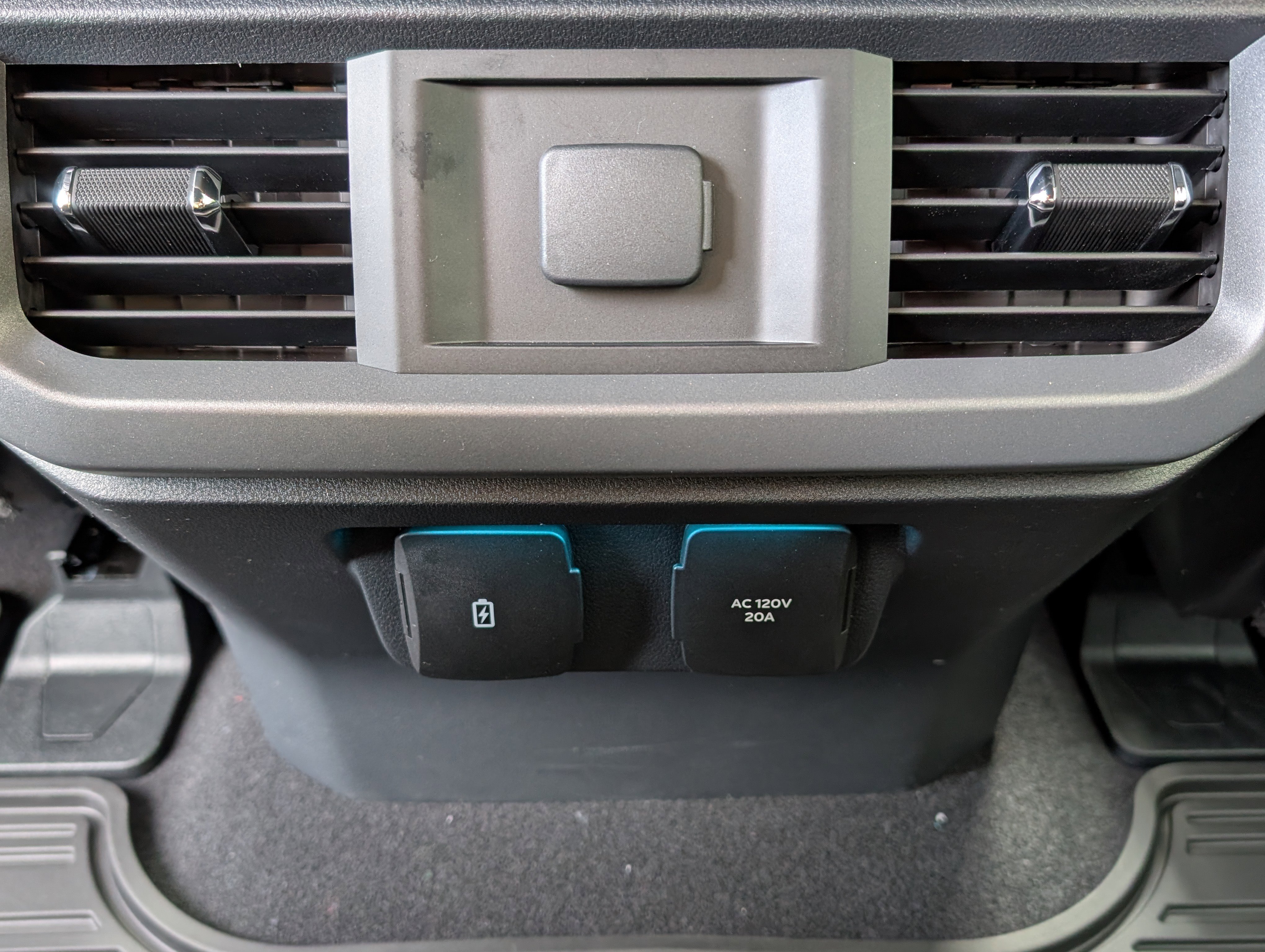 New 2025 Ford F150 XLT w/ Equipment Group 302A MID image 13