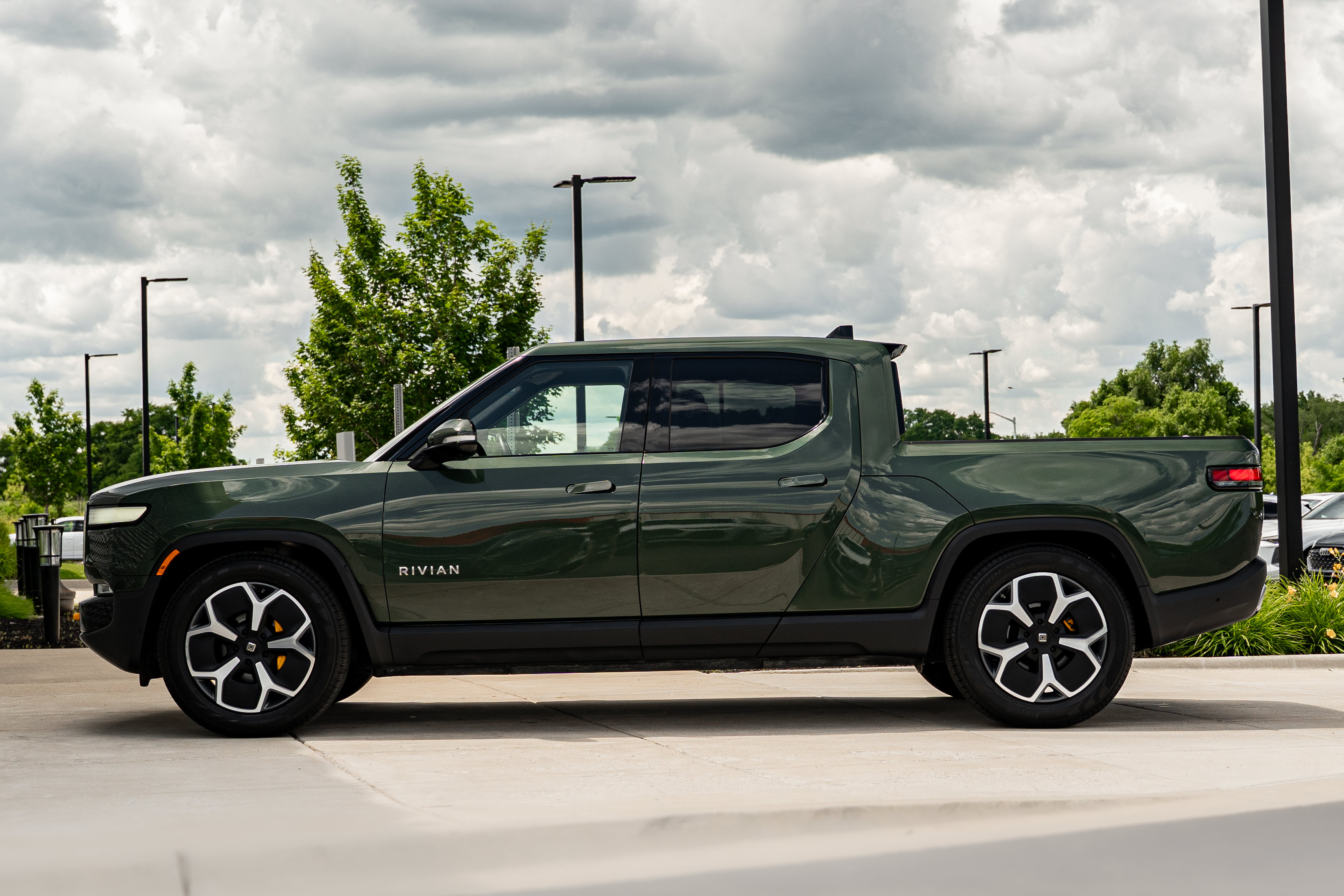 Used 2022 Rivian R1T Adventure AWD/4WD image 6