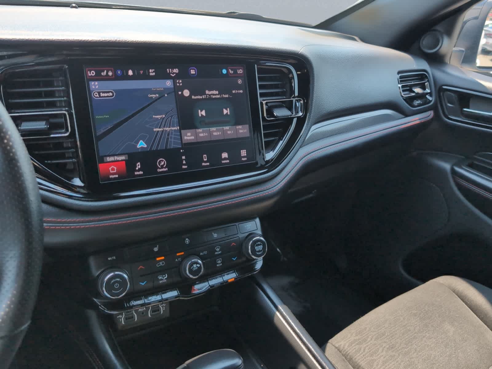 Used 2025 Dodge Durango GT AWD/4WD image 16