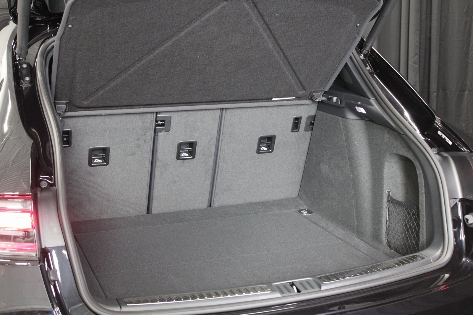 New 2026 Porsche Macan image 17