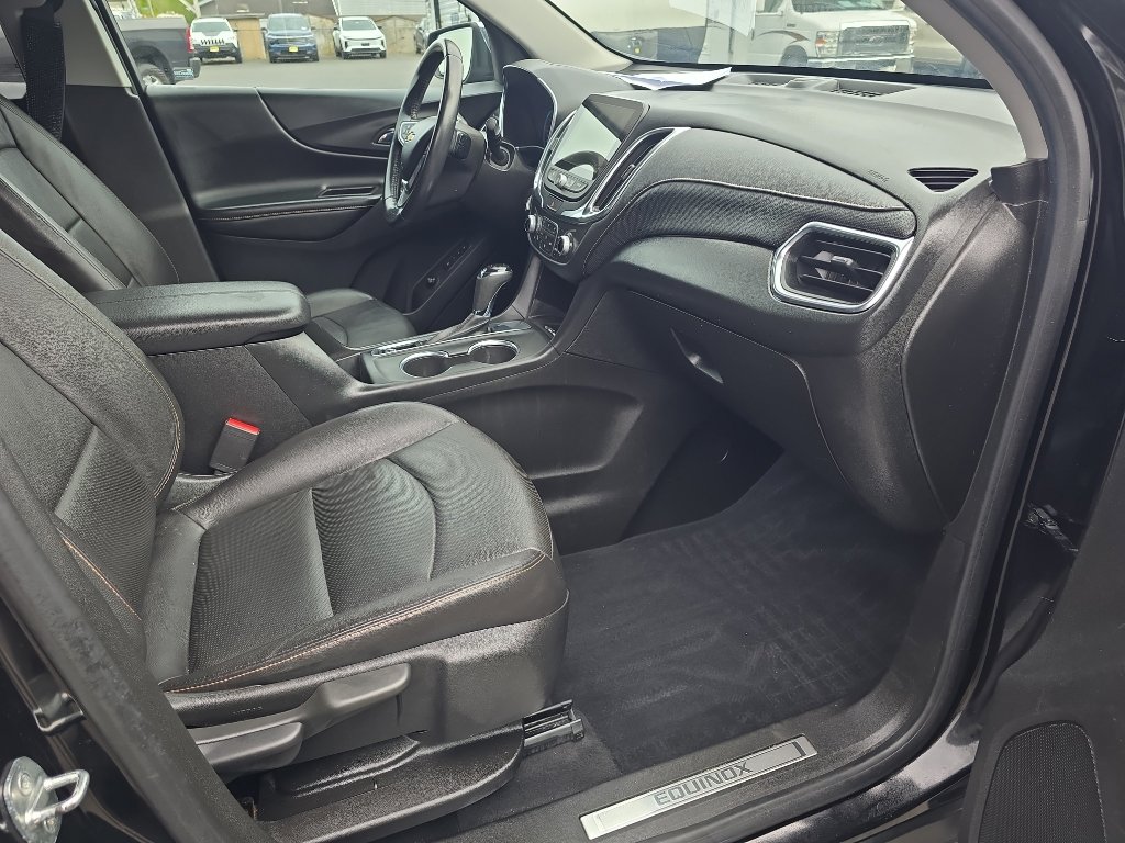 Used 2021 Chevrolet Equinox Premier w/ LPO, Cargo Package FWD image 17