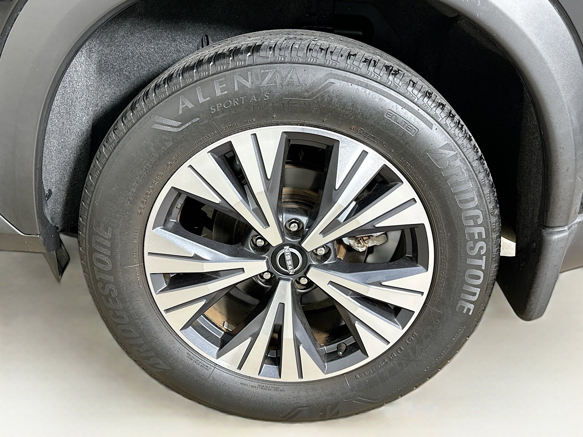 Used 2023 Nissan Rogue SV image 11