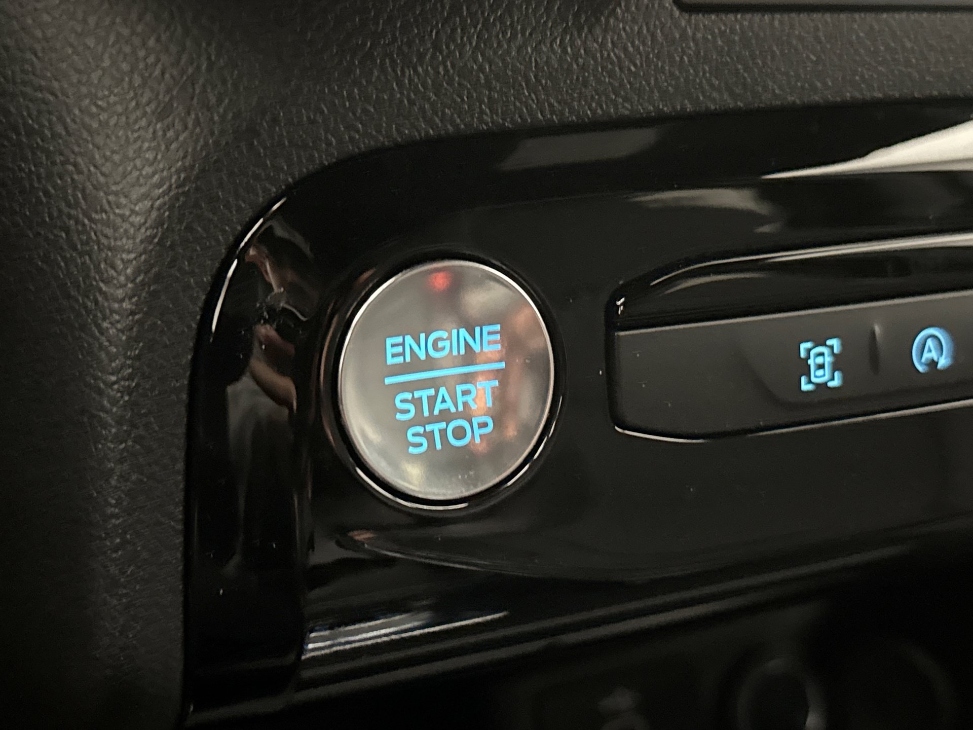 Used 2024 Ford Escape ST-Line w/ Tech Pack #1 AWD/4WD image 19