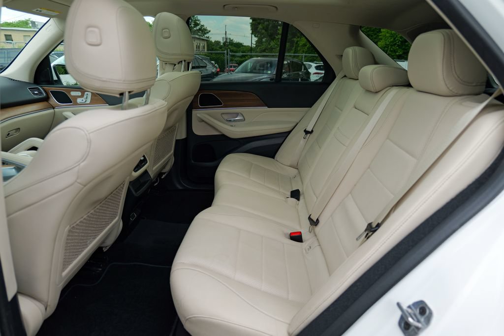 Used 2025 Mercedes-Benz GLE 450e 4MATIC image 29