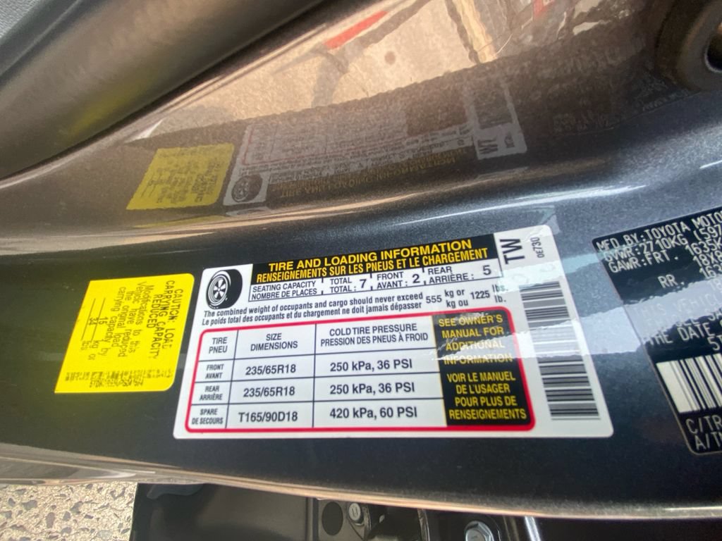 Used 2023 Toyota Highlander XLE AWD/4WD image 26