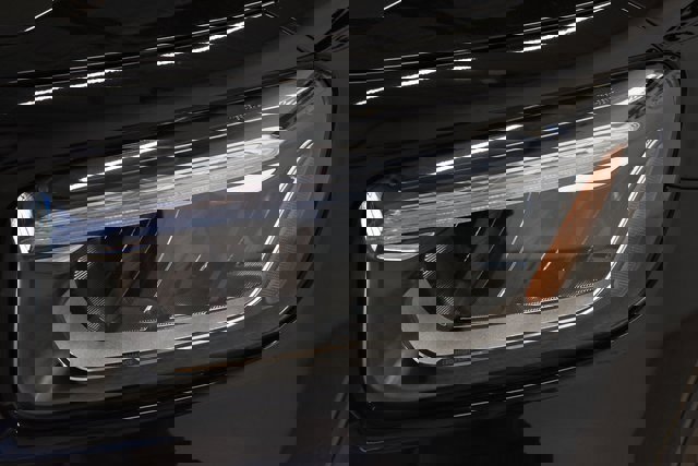 New 2025 Mercedes-Benz GLB 250 4MATIC image 17