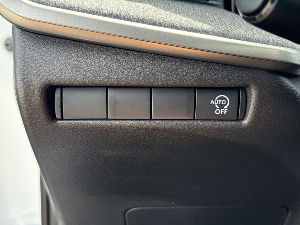 Used 2026 Nissan Kicks SV FWD image 29