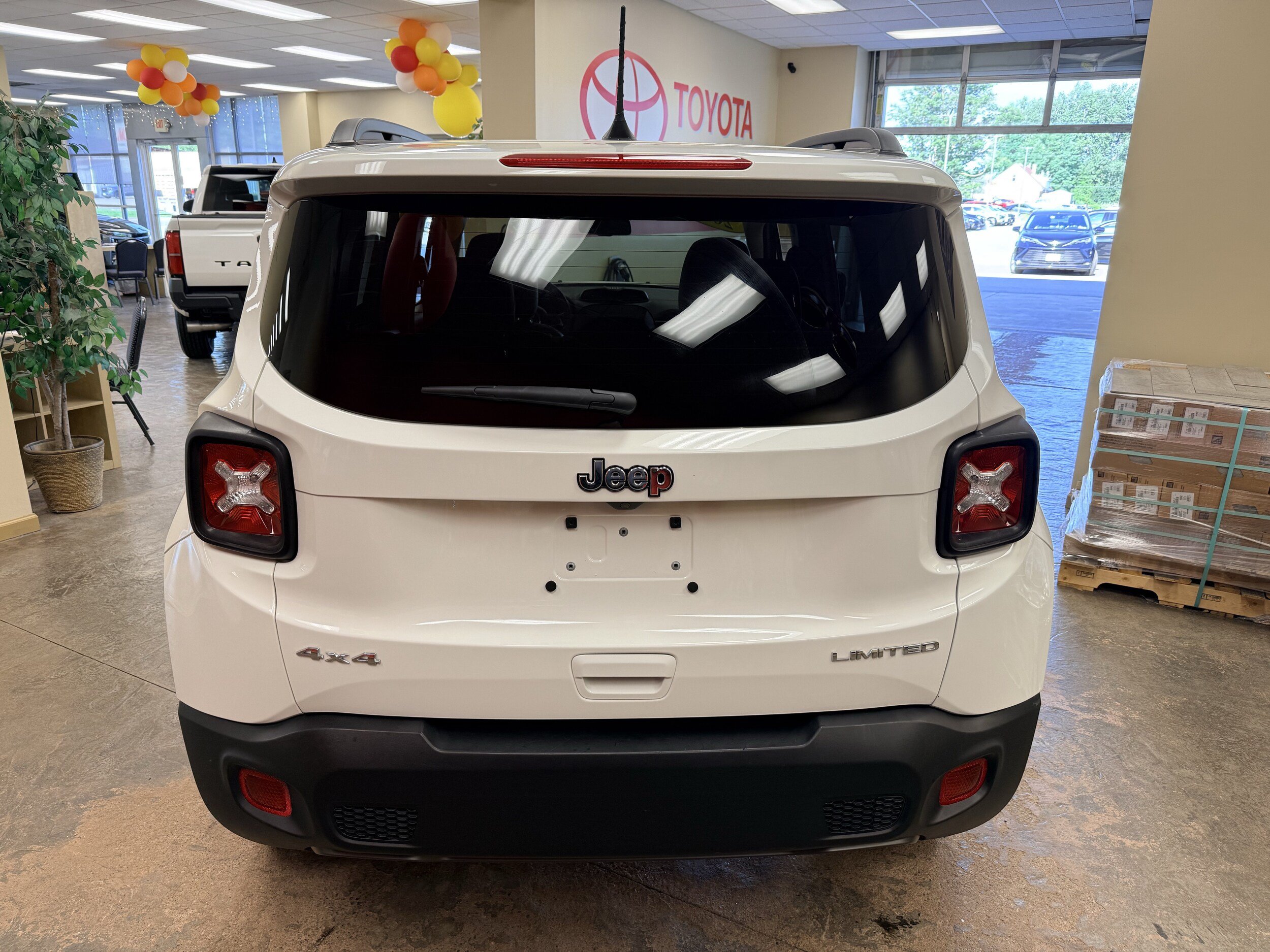 Used 2022 Jeep Renegade Limited w/ Sun, Sound & Wheels Group AWD/4WD image 17