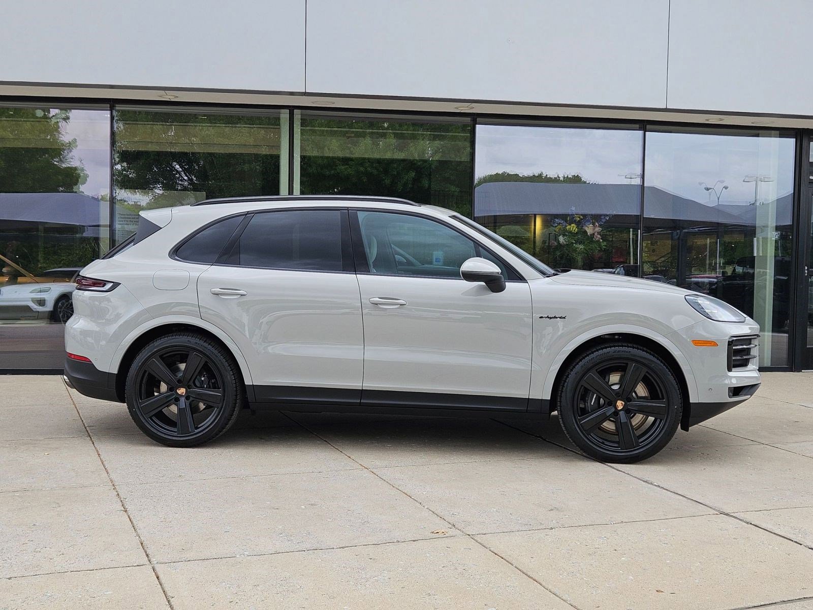 New 2026 Porsche Cayenne E-Hybrid AWD/4WD image 8