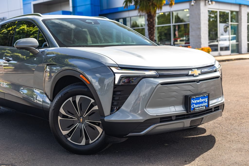 Used 2024 Chevrolet Blazer EV LT AWD/4WD image 3