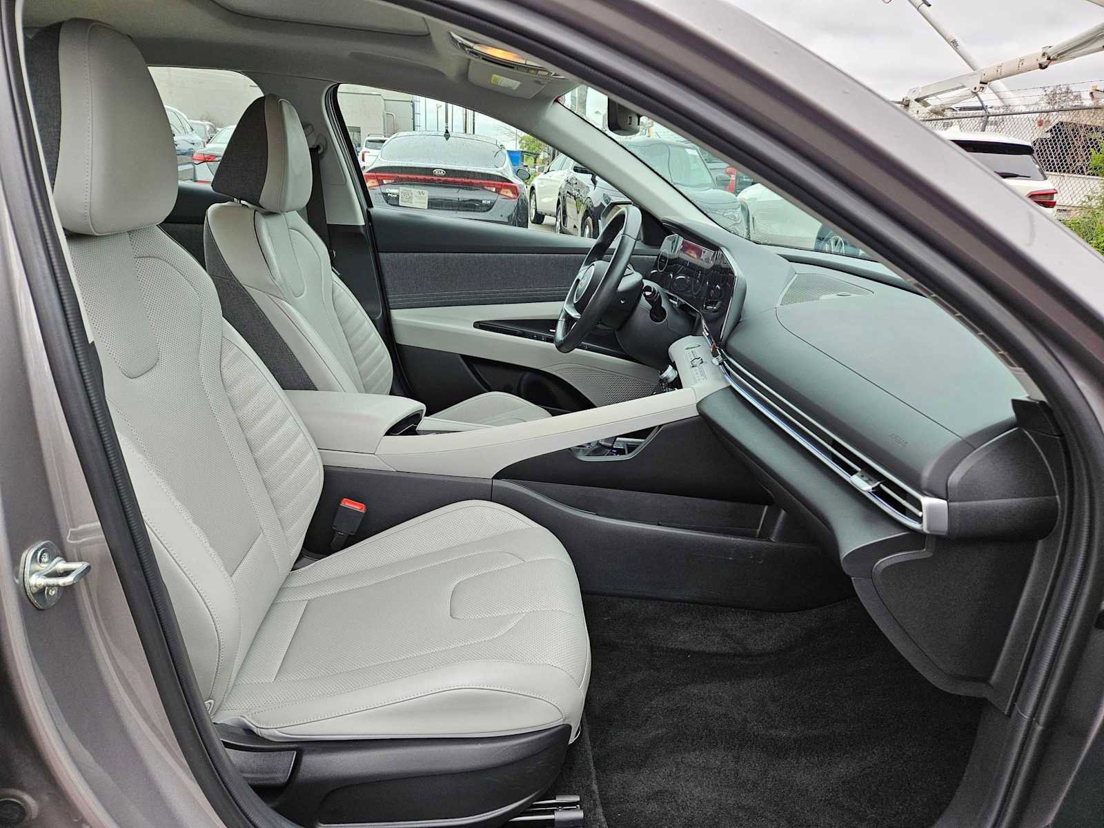 Used 2024 Hyundai Elantra Limited FWD image 20