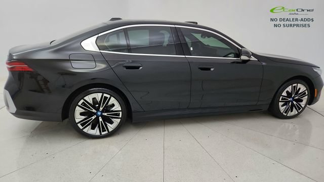 Used 2024 BMW i5 eDrive40i w/ Convenience Package RWD image 6