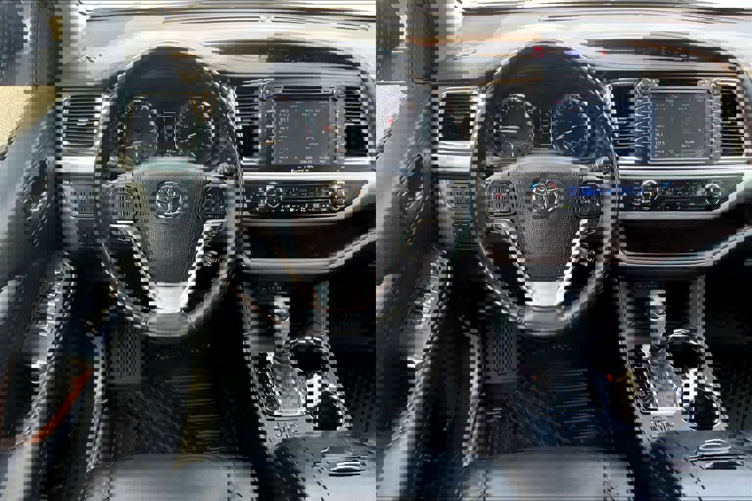 Used 2017 Toyota Highlander XLE image 5