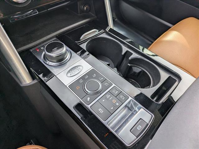 Used 2017 Land Rover Discovery HSE image 13