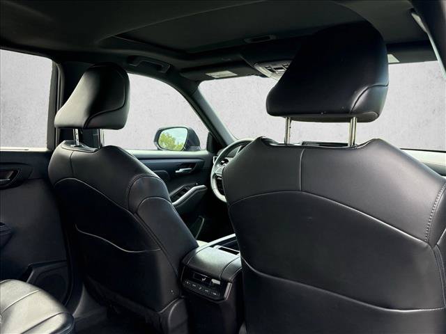 Used 2021 Toyota Highlander XSE FWD image 21