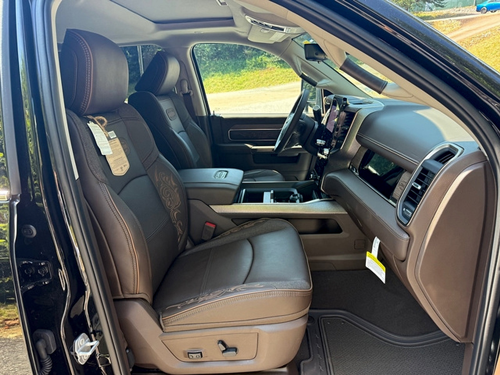 Used 2026 RAM 2500 Limited AWD/4WD image 23