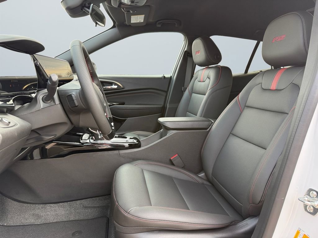 New 2026 Chevrolet Trax RS w/ Driver Confidence Package FWD image 9