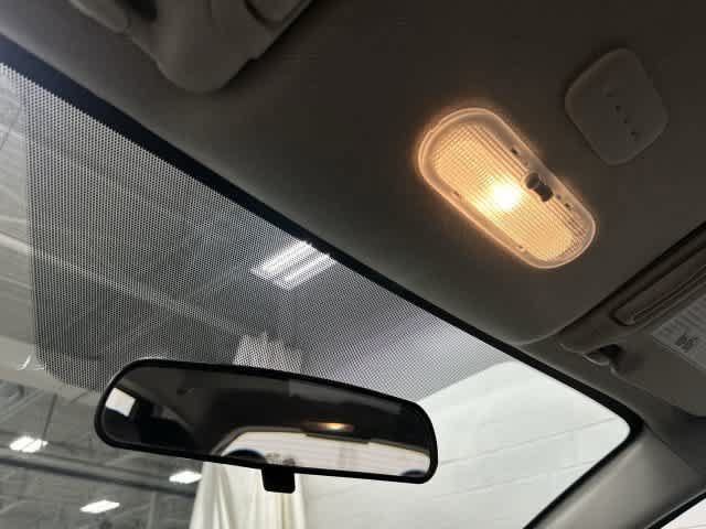 Used 2018 Nissan Versa Note SV FWD image 21