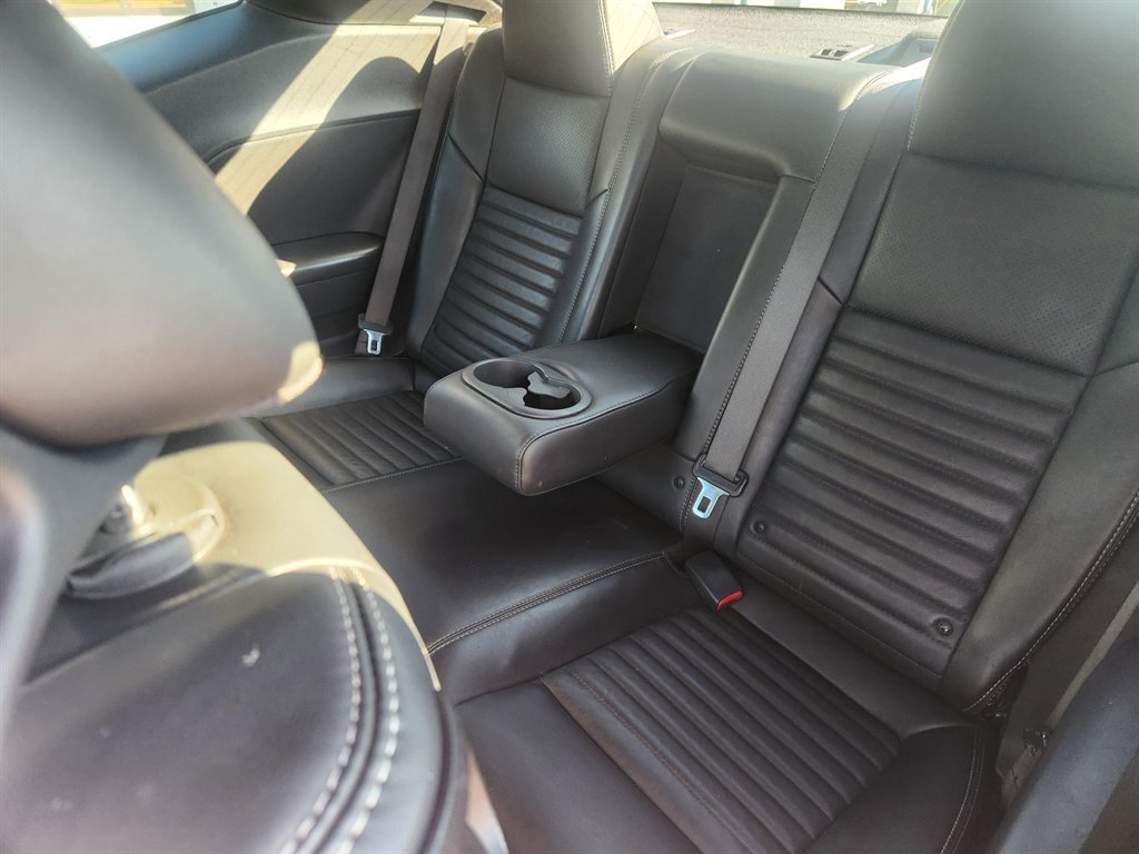 Used 2013 Dodge Challenger SXT RWD image 6
