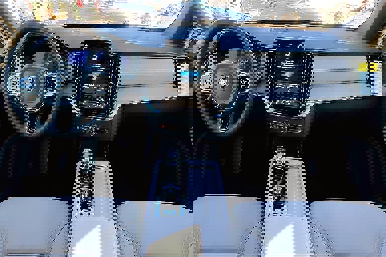 New 2026 Volvo XC90 B6 Plus w/ Protection Package Premier image 7