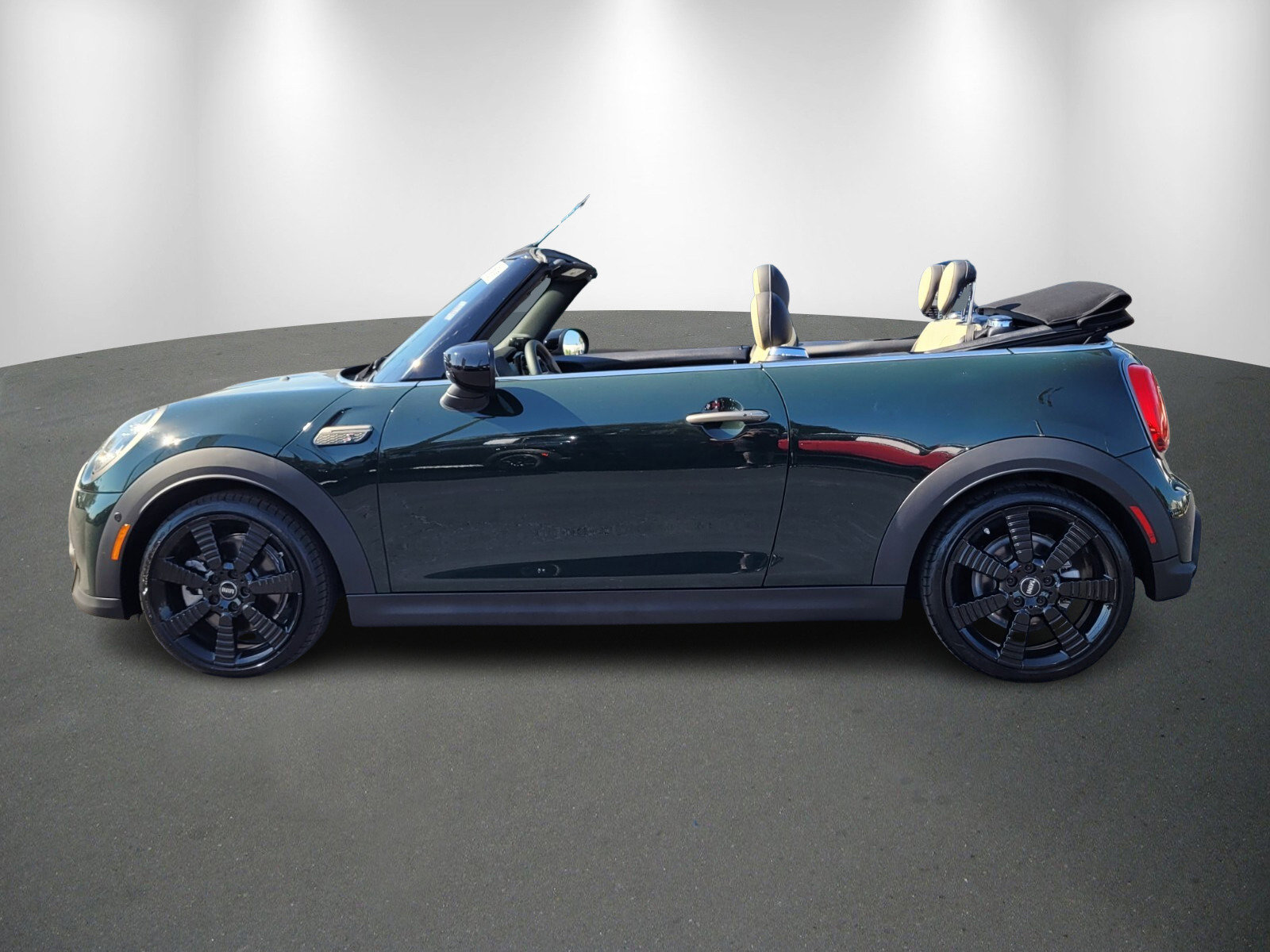 Used 2023 MINI Cooper S w/ MINI Resolute Edition image 4