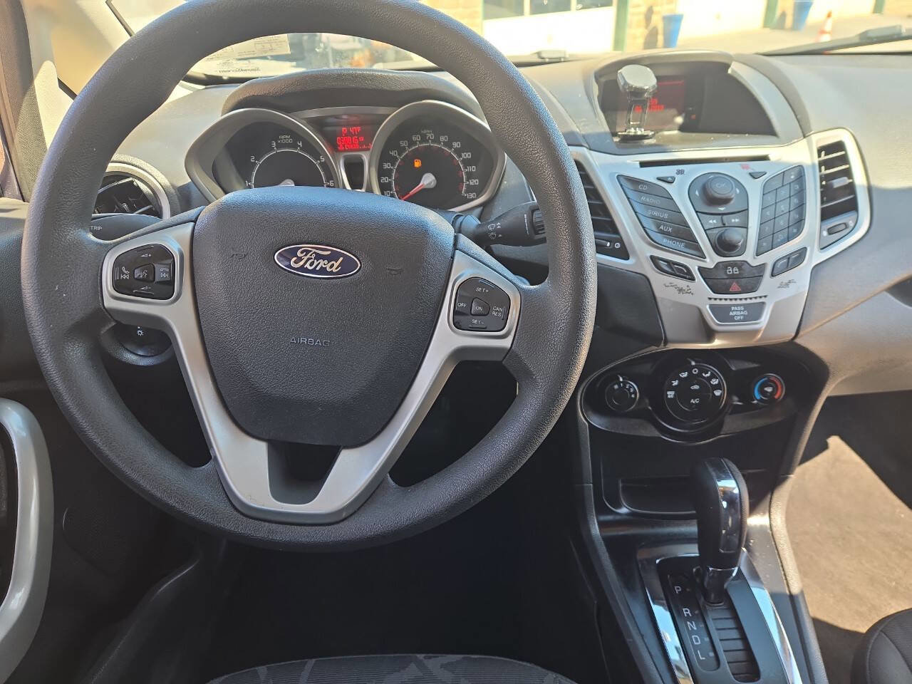 Used 2013 Ford Fiesta SE FWD image 23