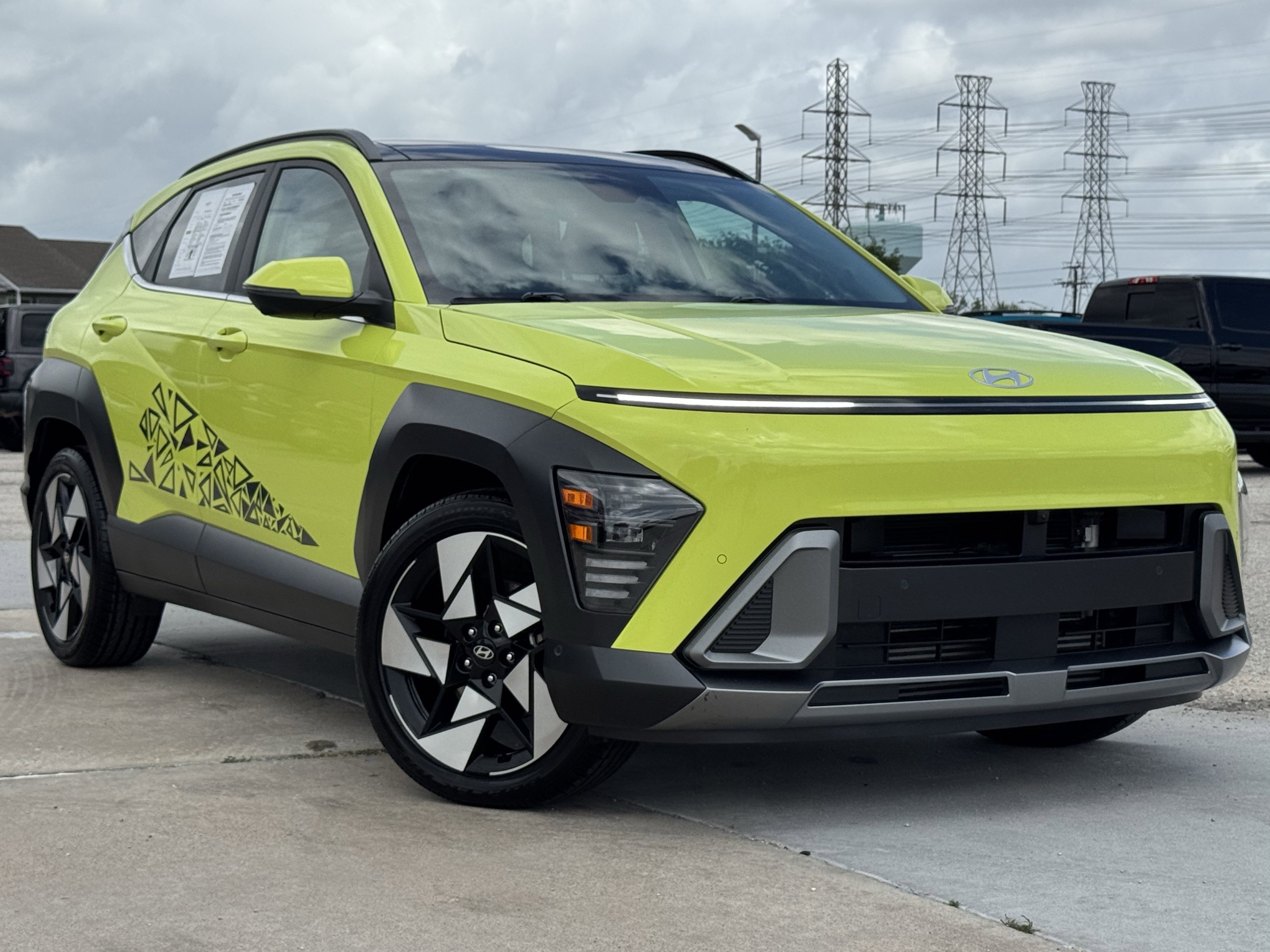 Used 2024 Hyundai Kona Limited FWD image 2