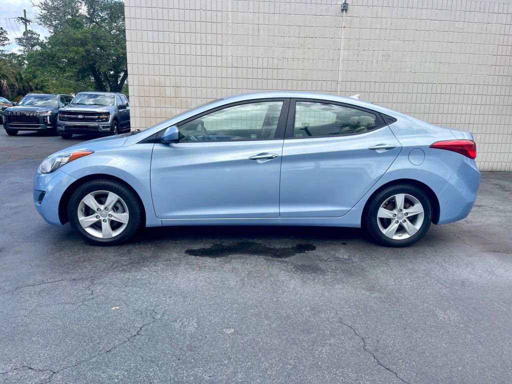Used 2011 Hyundai Elantra GLS w/ Navigation Pkg 4 FWD image 2